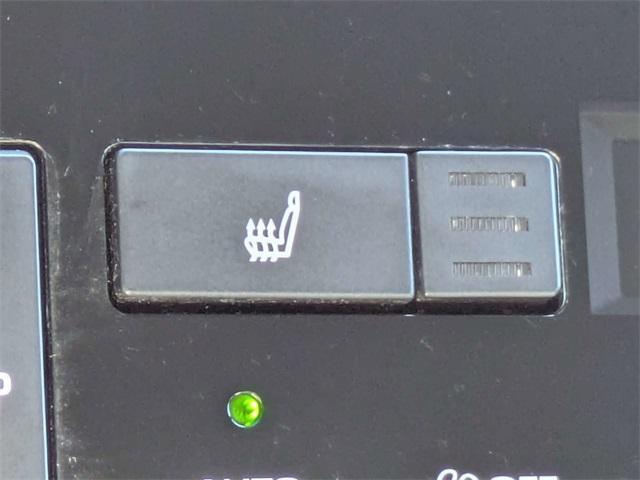 Photo of 2019 Ruby Toyota Avalon Hybrid