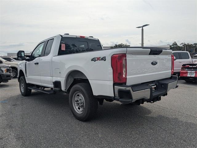 Photo of 2023 Oxford White Ford F-350