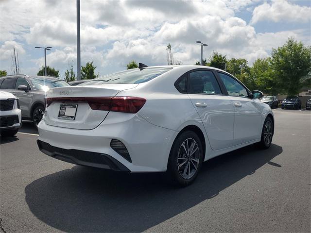 Photo of 2022 Snow White Pearl Kia Forte