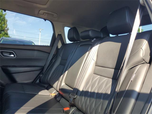 Photo of 2023 Boulder Gray Pearl Nissan Rogue