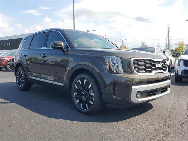 Photo of 2025 Dark Moss Kia Telluride