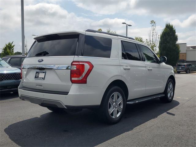 Photo of 2021 White Ford Expedition