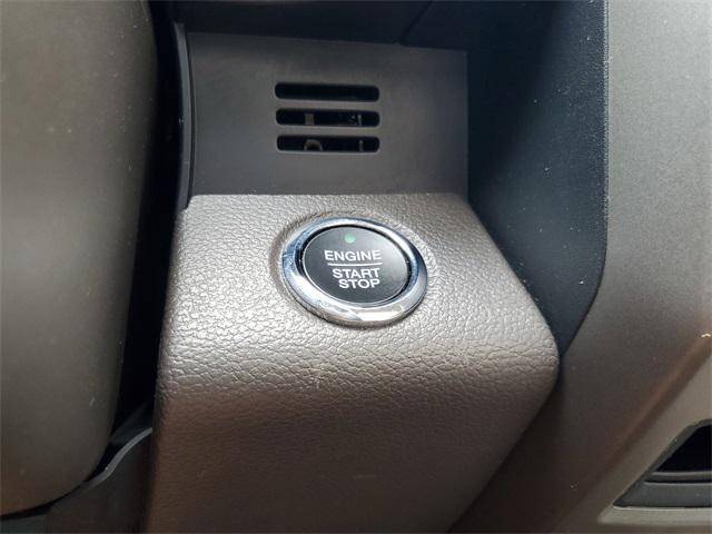 Photo of 2021 White Ford Expedition