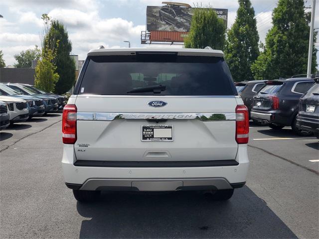 Photo of 2021 White Ford Expedition