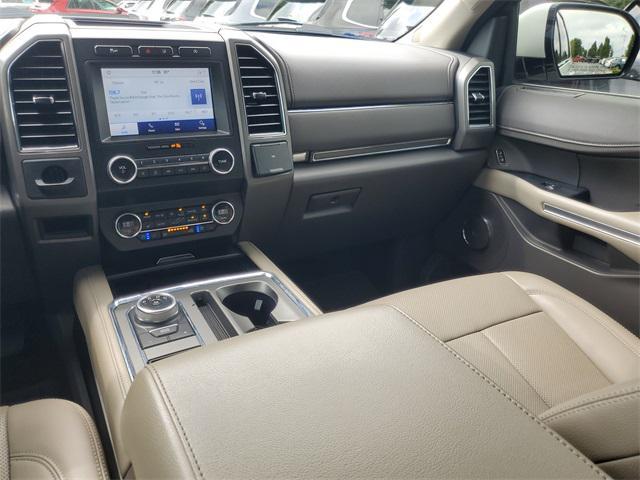 Photo of 2021 White Ford Expedition