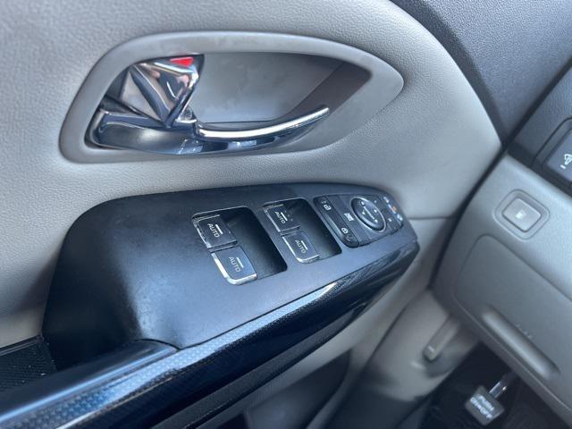 Photo of 2018 Aurora Black Kia Sedona