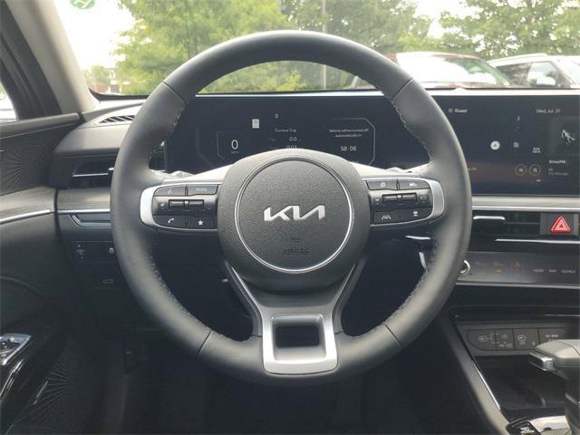 Photo of 2025 Aurora Black Pearl Kia K5