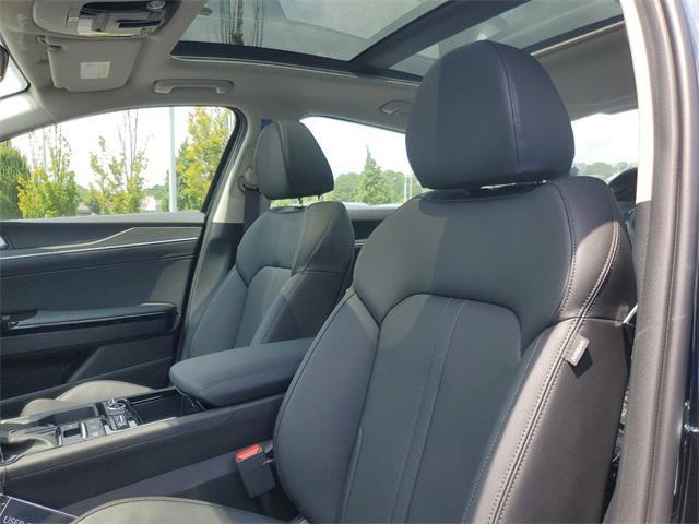 Photo of 2025 Aurora Black Pearl Kia K5