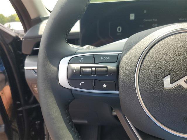 Photo of 2025 Aurora Black Pearl Kia K5