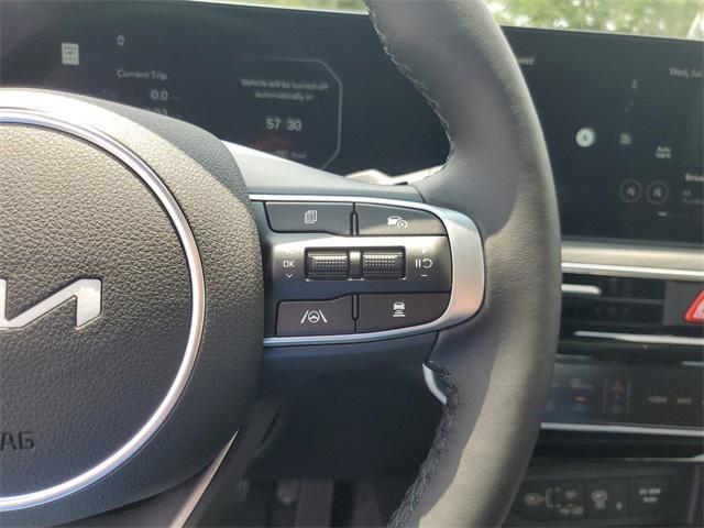 Photo of 2025 Aurora Black Pearl Kia K5
