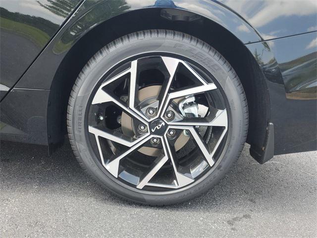 Photo of 2025 Aurora Black Pearl Kia K5