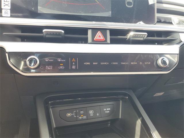 Photo of 2025 Wolf Gray Kia K5