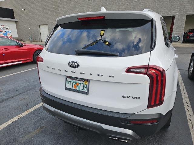 Photo of 2021 Glacial White Pearl Kia Telluride