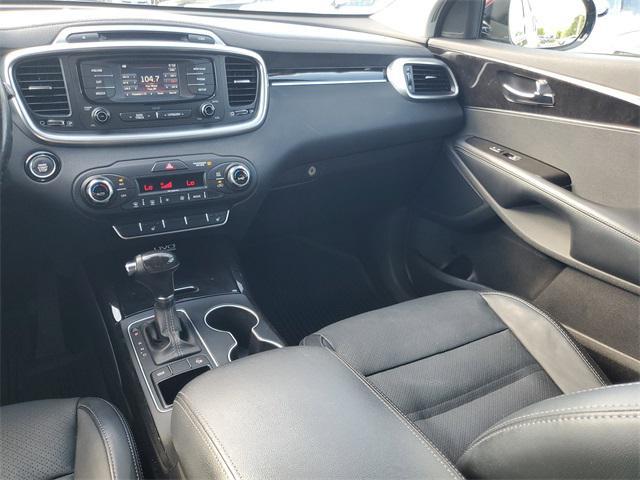 Photo of 2016 Sangria Kia Sorento