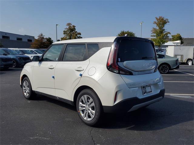 Photo of 2025 Snow White Pearl Kia Soul
