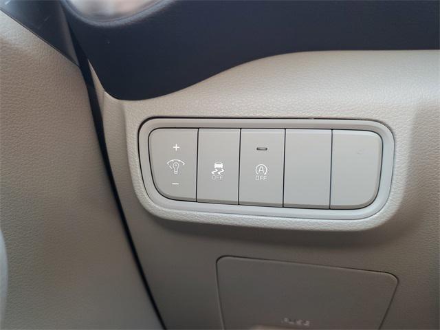 Photo of 2025 Snow White Pearl Kia Soul