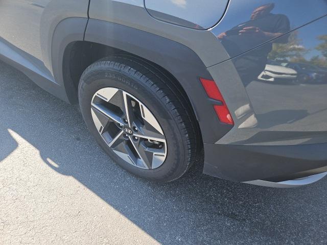 Photo of 2025 Hampton Gray Hyundai TUCSON