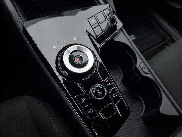 Photo of 2025 Snow White Pearl Kia Sportage Hybrid