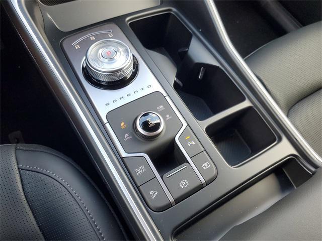 Photo of 2025 Steel Gray Kia Sorento Hybrid