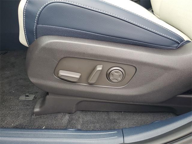Photo of 2026 Ivory Silver Kia Carnival Hybrid