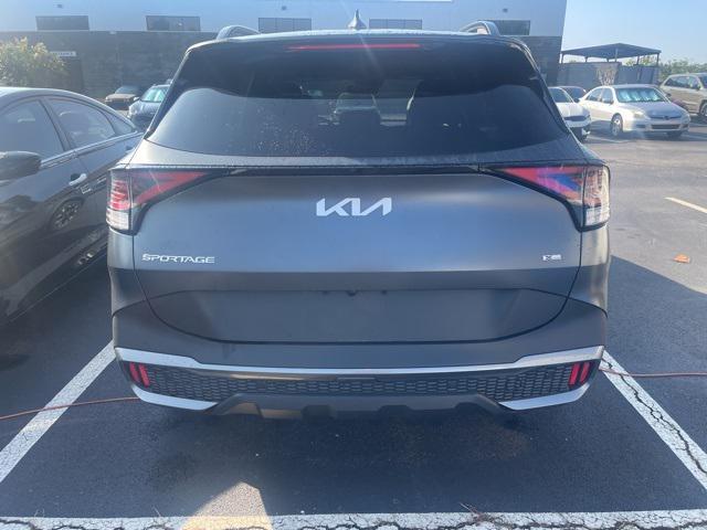 Photo of 2024 Shadow Matte Gray Kia Sportage