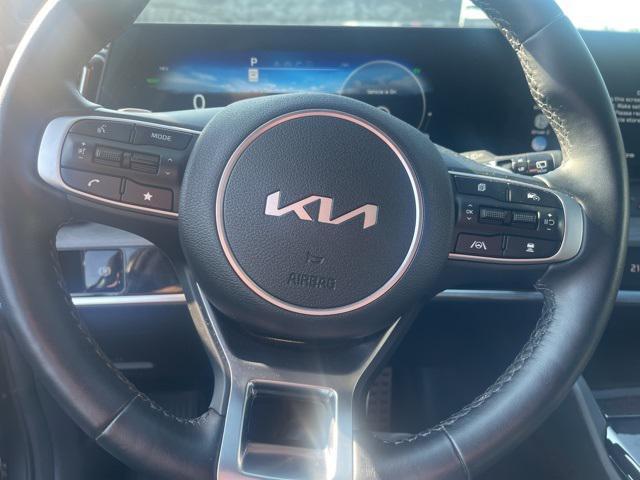 Photo of 2024 Shadow Matte Gray Kia Sportage