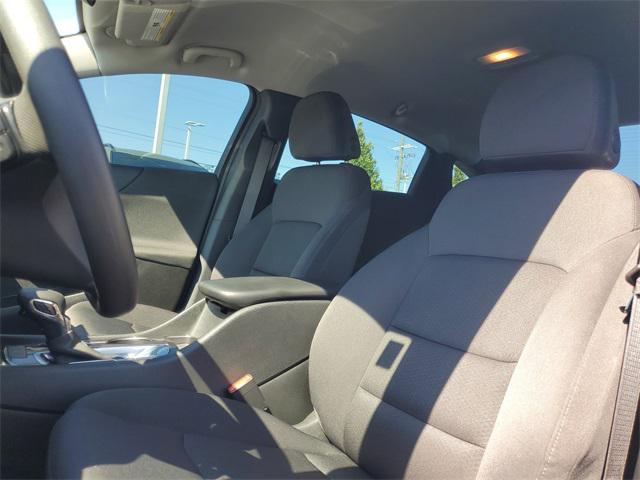 Photo of 2022 Summit White Chevrolet Malibu