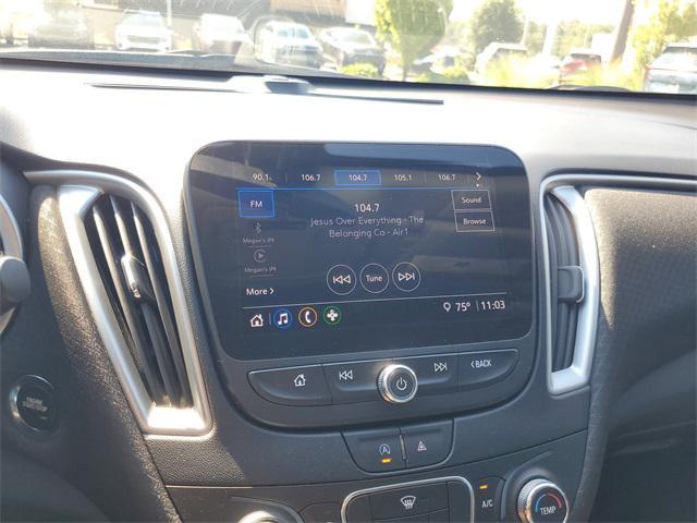 Photo of 2022 Summit White Chevrolet Malibu