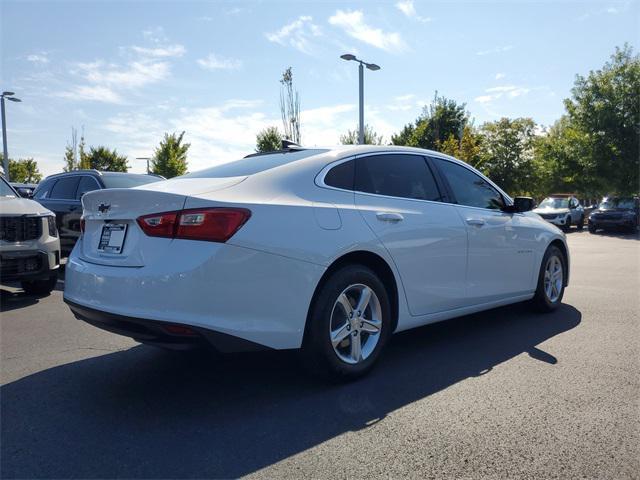 Photo of 2022 Summit White Chevrolet Malibu