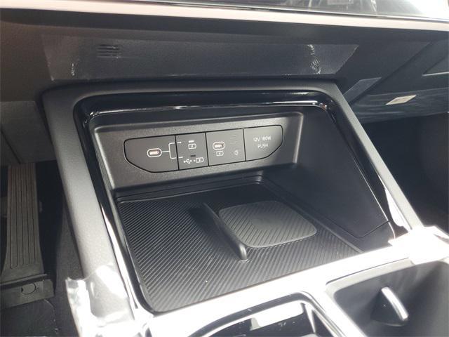 Photo of 2025 Yacht Blue Kia K5