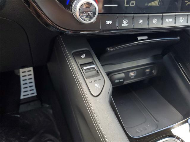 Photo of 2025 Ebony Black Kia Telluride