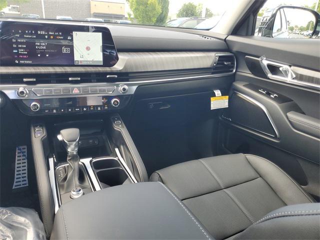 Photo of 2025 Ebony Black Kia Telluride