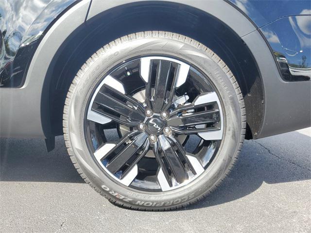 Photo of 2025 Ebony Black Kia Telluride