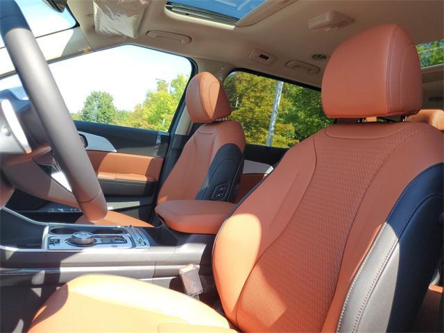 Photo of 2026 Aurora Black Pearl Kia Carnival Hybrid