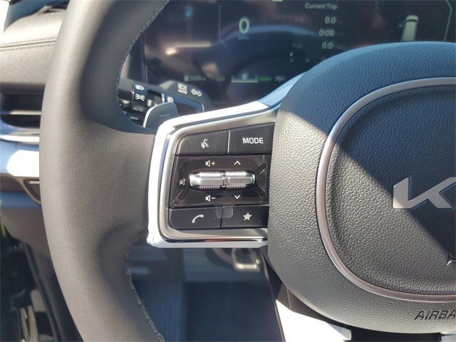 Photo of 2026 Aurora Black Pearl Kia Carnival Hybrid