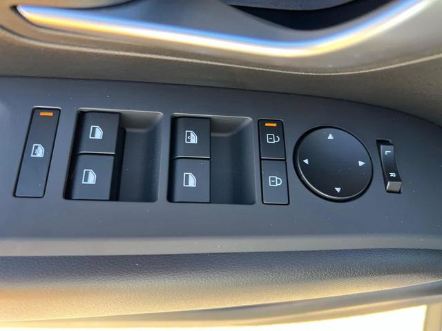Photo of 2025 Serenity White Pearl Hyundai TUCSON