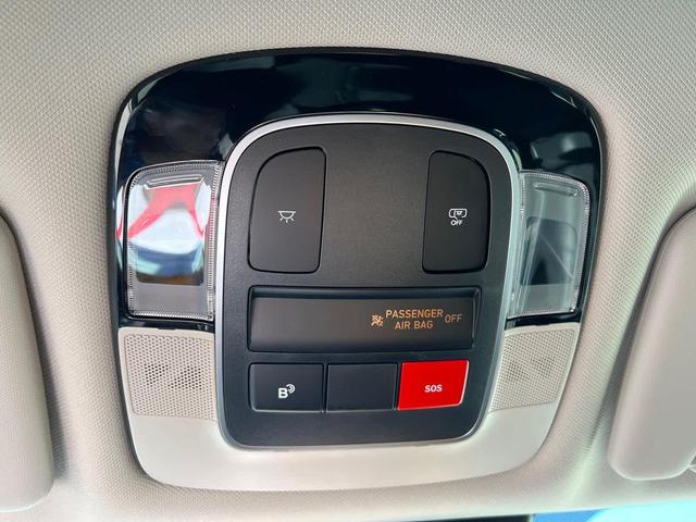 Photo of 2025 Serenity White Pearl Hyundai TUCSON