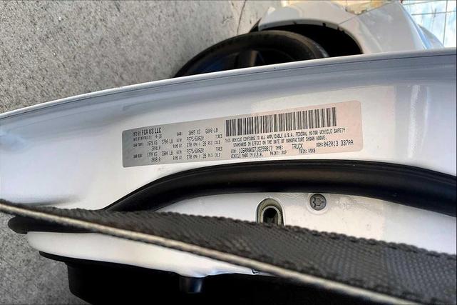 Photo of 2018 Bright White Clearcoat RAM 1500
