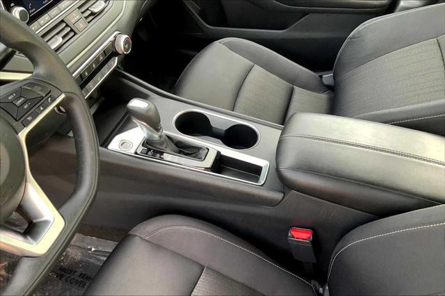 Photo of 2022 Gun Metallic Nissan Altima