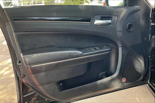 Photo of 2017 Gloss Black Chrysler 300