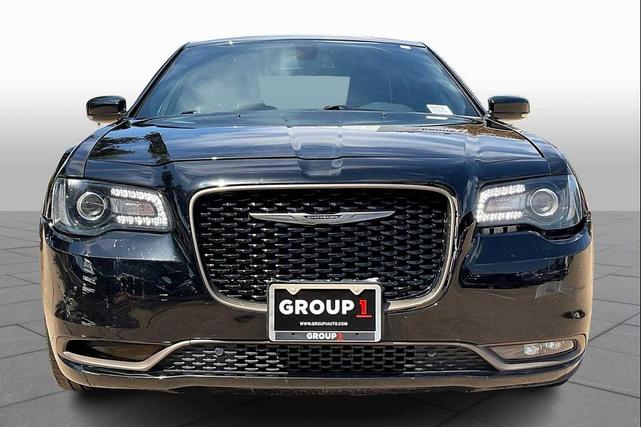 Photo of 2017 Gloss Black Chrysler 300