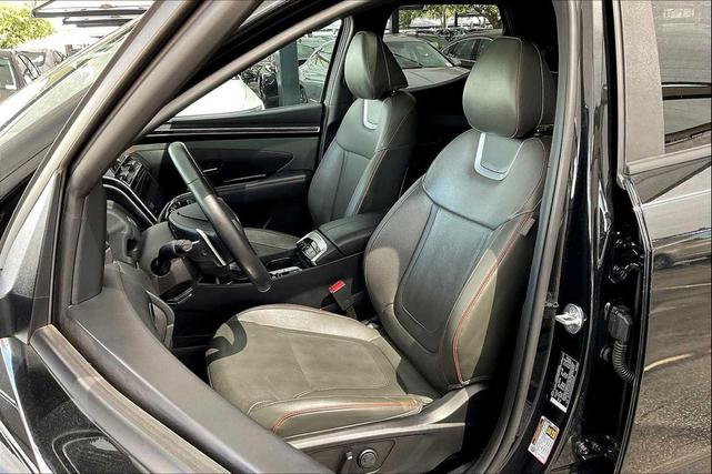 Photo of 2023 Phantom Black Hyundai SANTA CRUZ