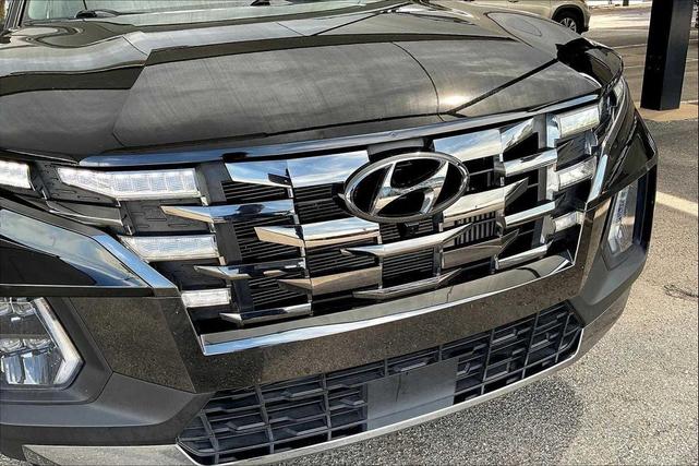 Photo of 2023 Phantom Black Hyundai SANTA CRUZ