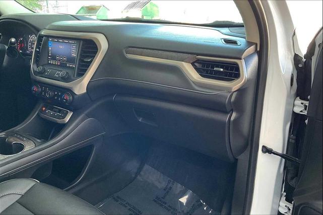 Photo of 2021 White Frost Tricoat GMC Acadia