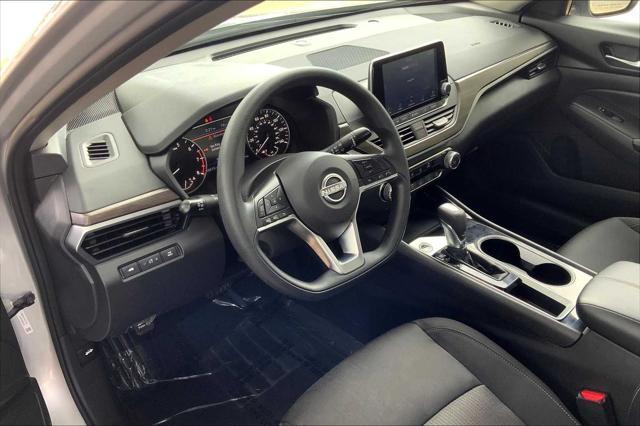 Photo of 2024 Brilliant Silver Metallic Nissan Altima