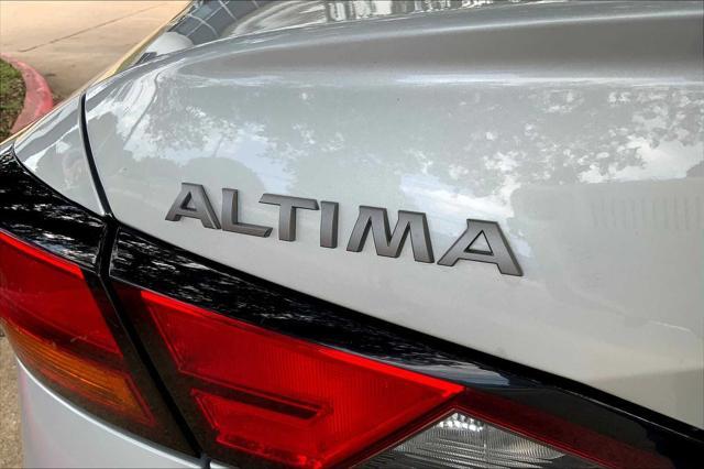 Photo of 2024 Brilliant Silver Metallic Nissan Altima