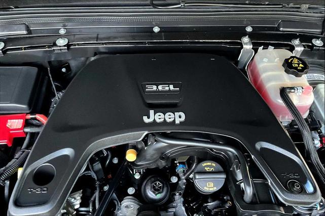 Photo of 2019 Granite Crystal Metallic Clearcoat Jeep Wrangler Unlimited