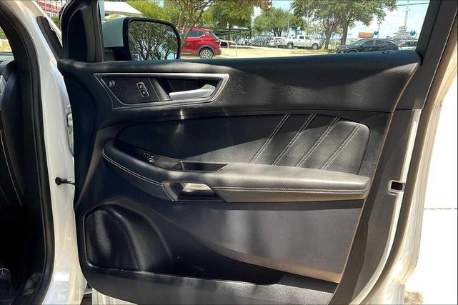 Photo of 2020 Star White Metallic Tri-Coat Ford Edge