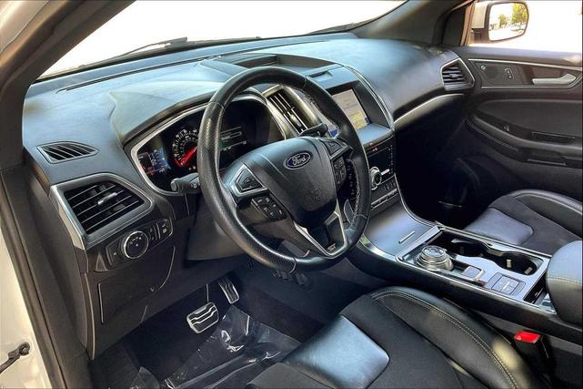 Photo of 2020 Star White Metallic Tri-Coat Ford Edge