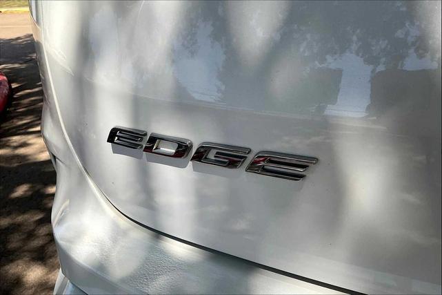 Photo of 2020 Star White Metallic Tri-Coat Ford Edge